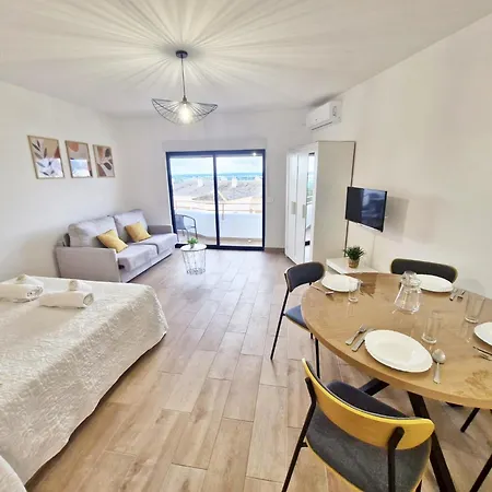 Holiferias Amoreira Mar * アルヴォル