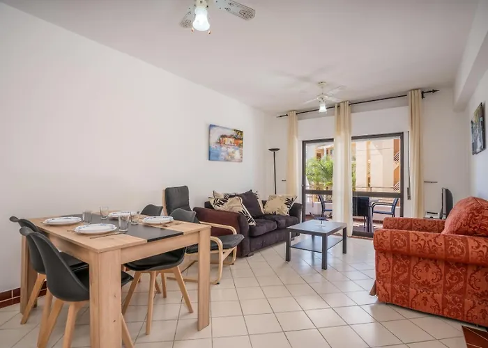 Holiferias Amoreira Mar * アルヴォル