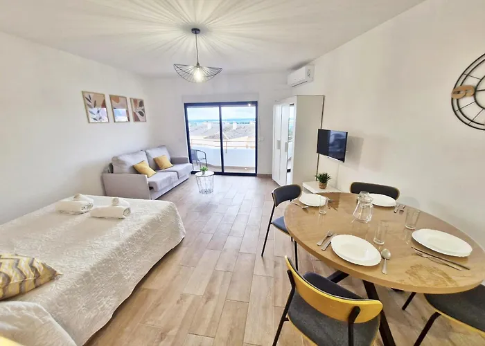 Holiferias Amoreira Mar * アルヴォル